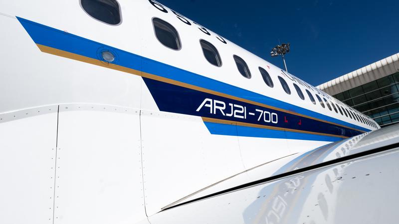 中国商飞C909(原名:ARJ21)飞机。新华社资料